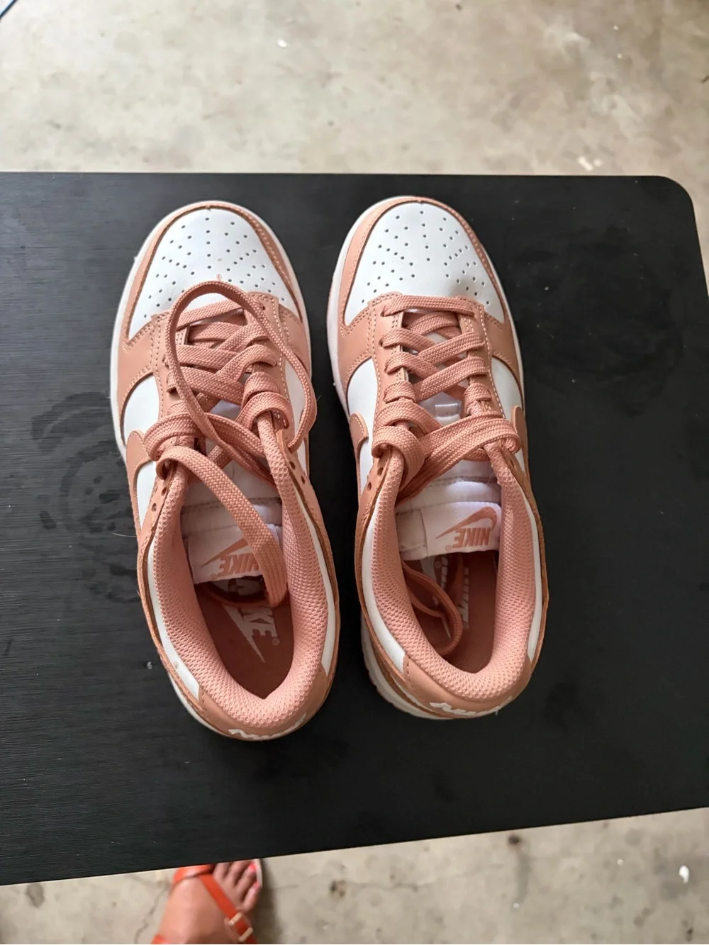 Nike Kids Low-Top Sneakers - White & Peach